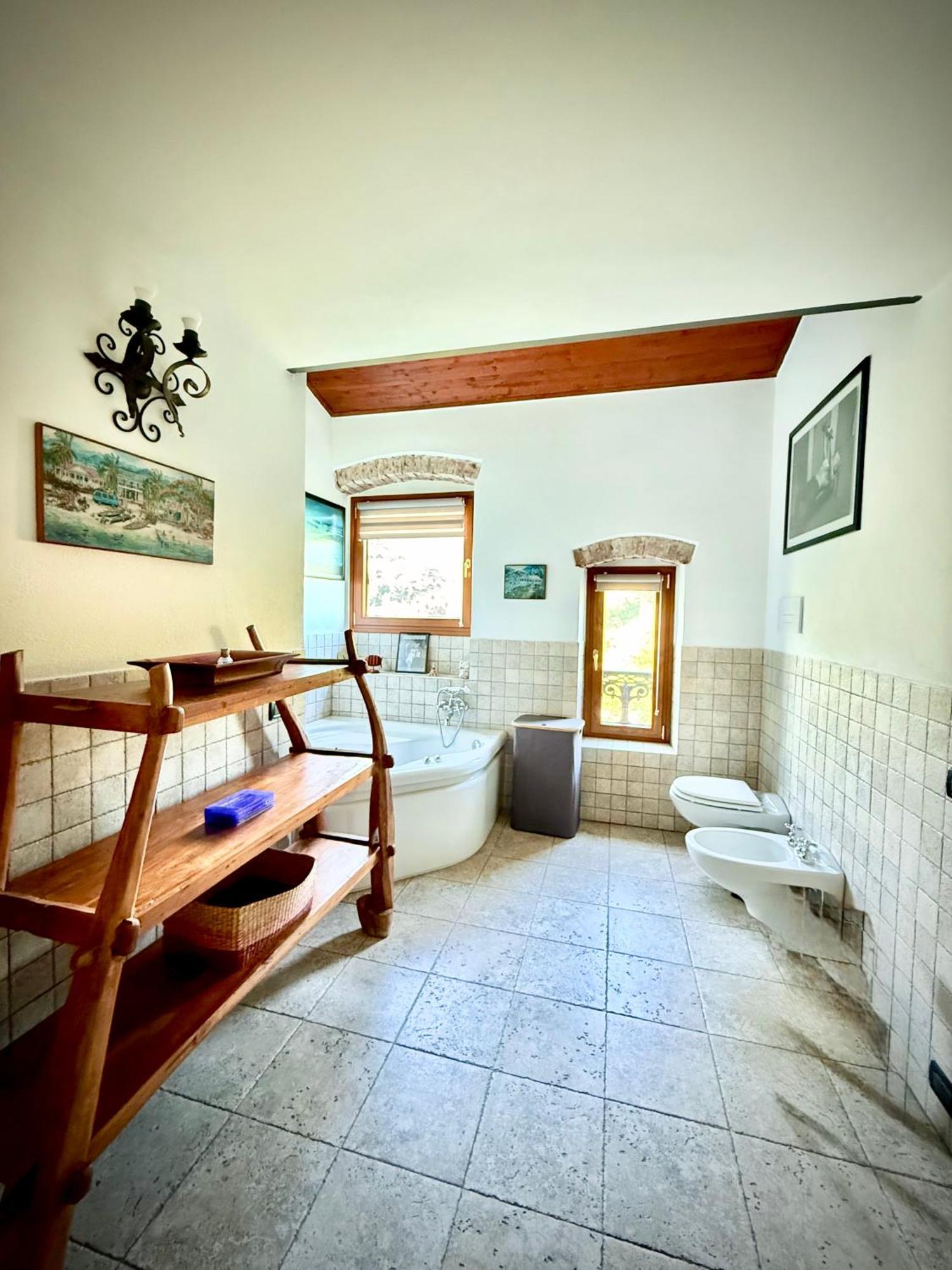 La Villetta - Cozy House With Parking, Wifi, Wall Box And Air Conditioning Rapallo Buitenkant foto